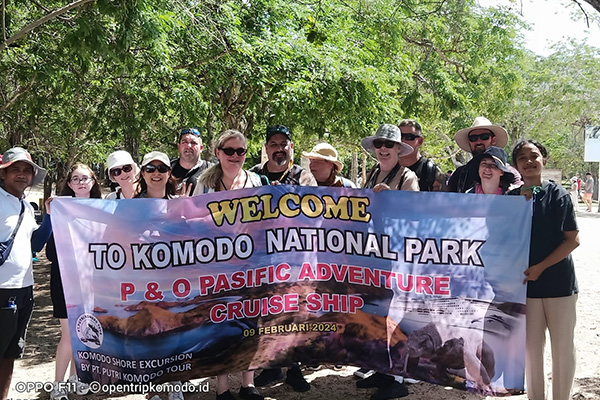 gallery - komodo boat charter (11) gallery - komodo boat charter (11)